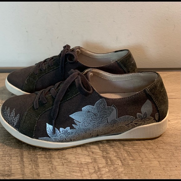 dansko olisa sneaker